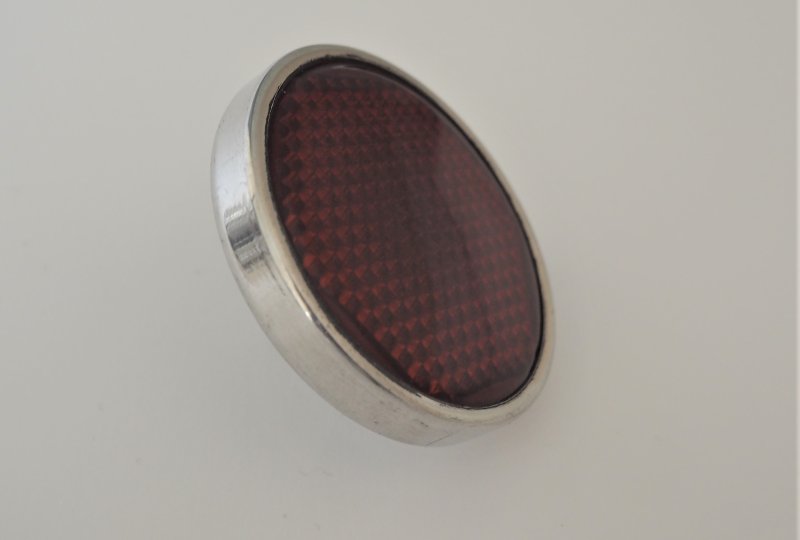 Odblask czerwony ze śrubką i aluminiową rameczką, 54mm, plastik, Jawa-photo3