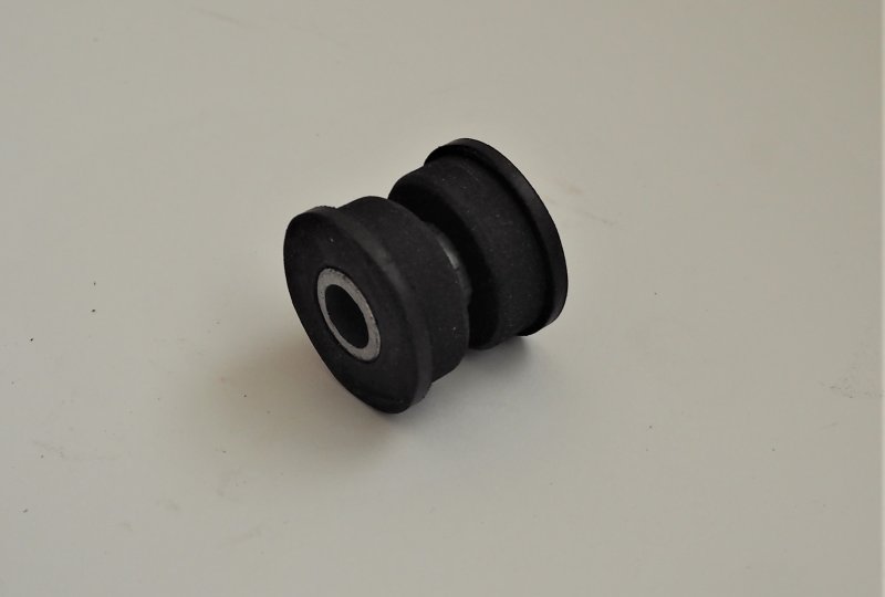 Tulejka z gumą przedniego wspornika, VELOREX 560/561-photo1