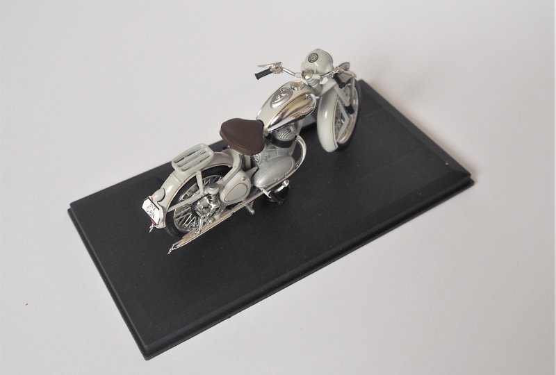 Model motocykla Jawa 350 Ogar-photo3