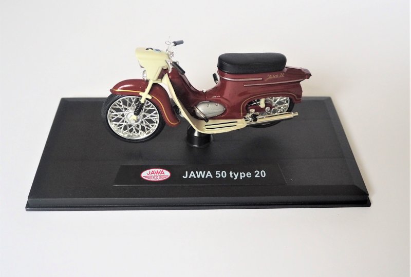 Model motocykla Jawa 50 typ 20 (kolor czerwony ciemny)-photo1