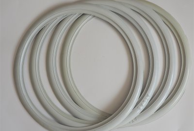 Fartuchy obręczy 19 cali, komplet 4 szt, białe, Jawa, CZ
