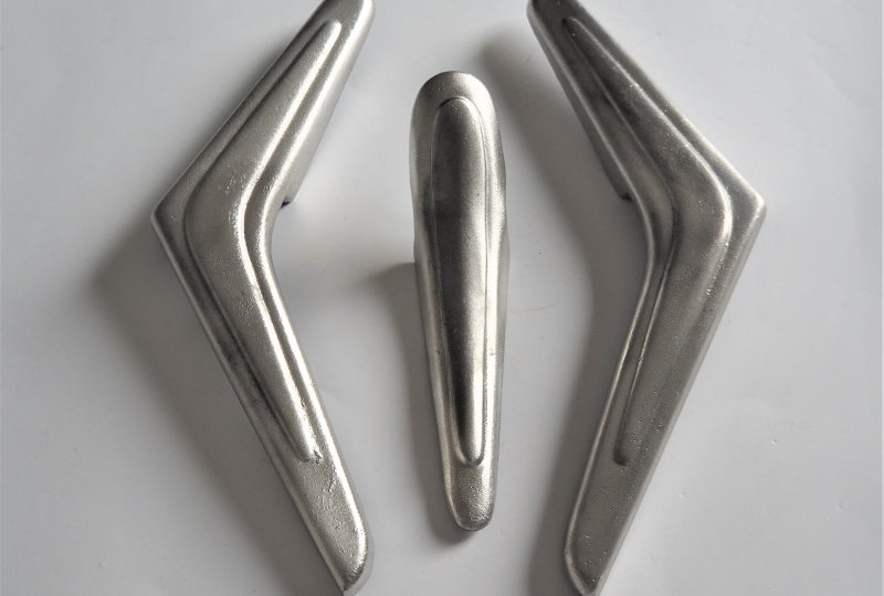 Uchwyty przedniej szyby, odlewane, aluminiowe, VELOREX 560/561-photo1