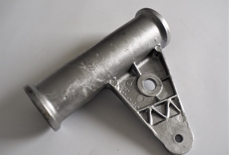 Uchwyt przedniej lampy, lewy, aluminium, CZ-photo3