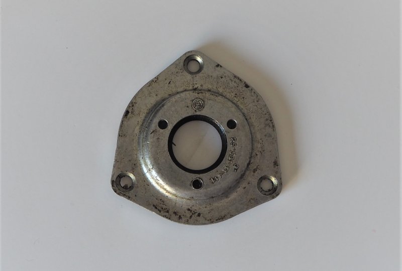 Dekiel z uszczelnieniem wałka skrzyni biegów na dynamostarter, CZ 501, 502, 505-photo1