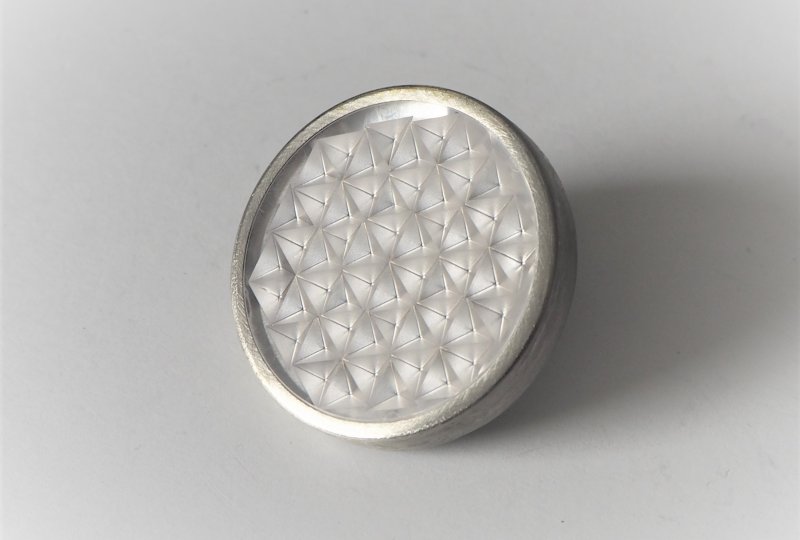 Odblask biały, nierdzewna ramka, ze śrubką, 51 mm, plastik, Jawa-photo1