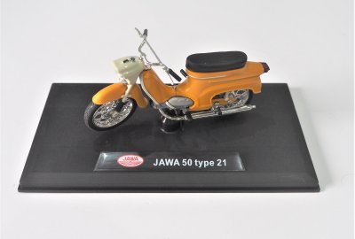 Model motocykla Jawa 50 typ 21 (kolor żólty)