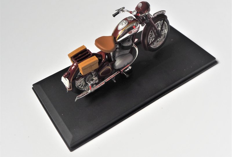 Model motocykla Jawa 350 Perak z sakwami-photo3