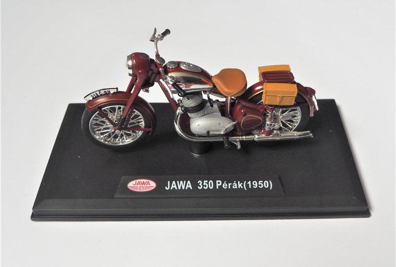 Model motocykla Jawa 350 Perak z sakwami-photo1
