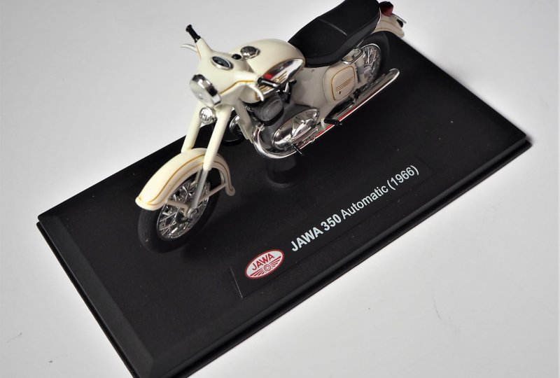 Model motocykla Jawa 350 Panelka, automatic-photo2