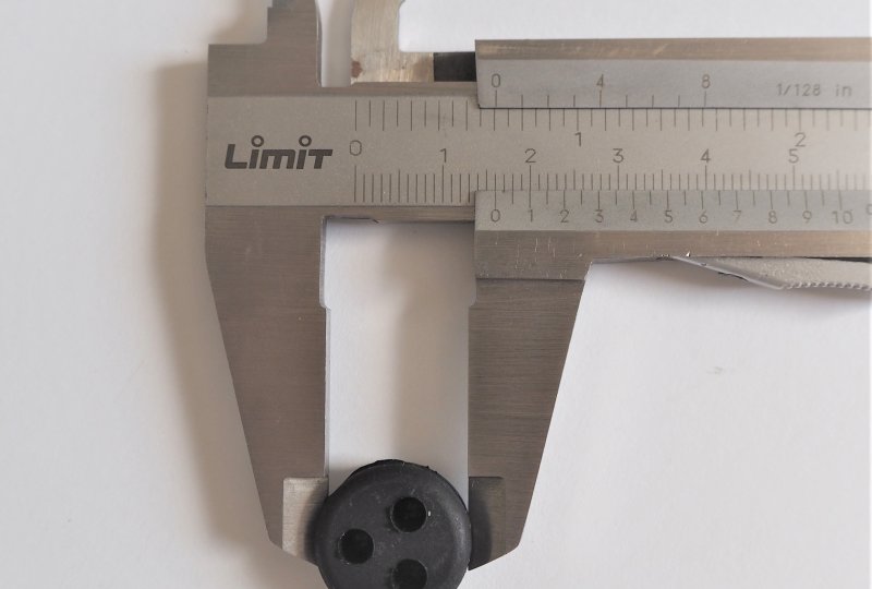 Gumowa przelotka lampy, z trzema otworami, dla średnicy otworu 16 mm, Jawa, CZ-photo4