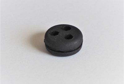 Gumowa przelotka lampy, z trzema otworami, dla średnicy otworu 16 mm, Jawa, CZ
