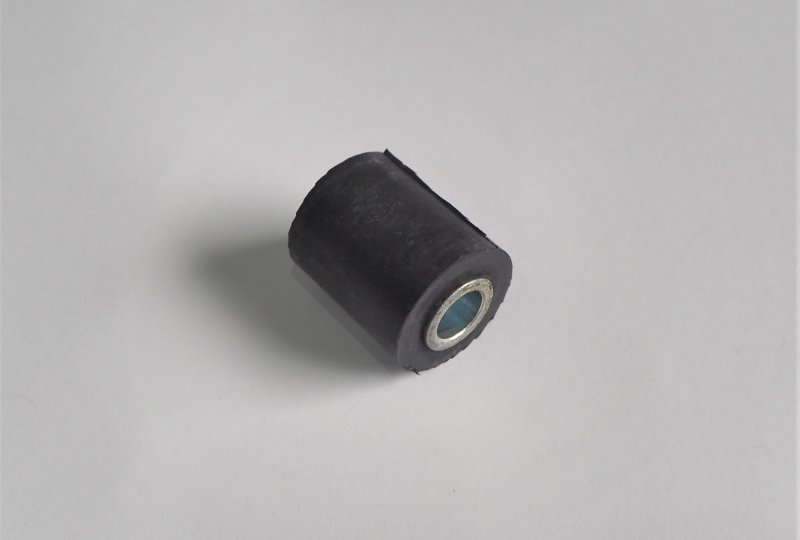 Silentblock przedniego amortyzatora, 32 x 25,8 x 10,1 mm, CZ 501-photo1
