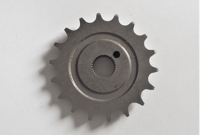 Przednia zębatka napędu,18 zębów, CZ 125/150 C-photo1