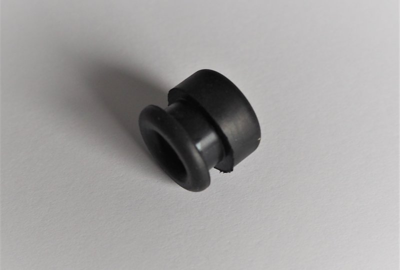 Gumowa przelotka kabli silnika, 16x8,5x12 mm, rowek 3,5 mm, Jawa 50-photo1