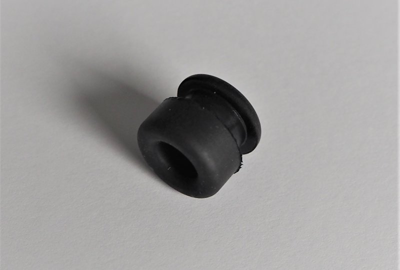 Gumowa przelotka kabli silnika, 16x8,5x12 mm, rowek 3,5 mm, Jawa 50-photo2