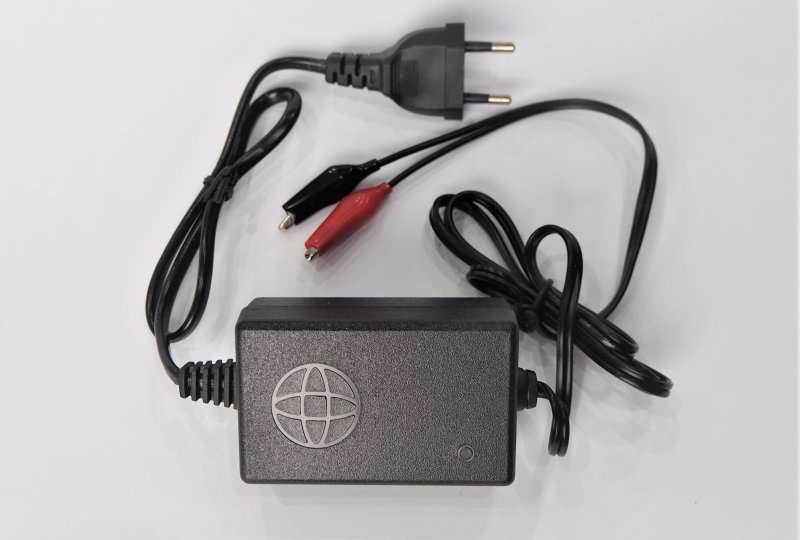 Ładowarka akumulatorowa 12V-photo1