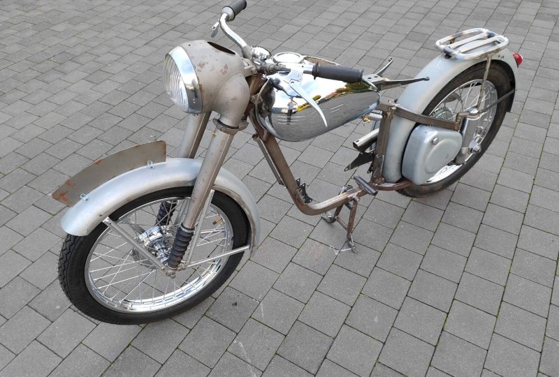 PERAK 250 FJ KAROSERIA 1946 -1947-photo1