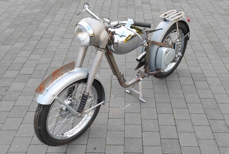 PERAK 250/350 KOMUNISTA KAROSERIA 1950 - 1955-photo1