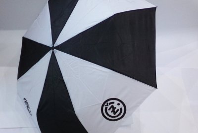 Parasol, czarno-biały, z logo CZ