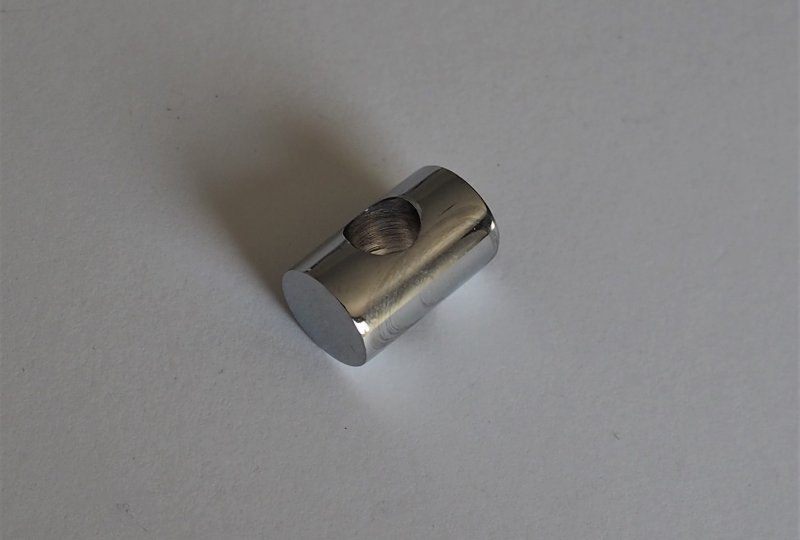Przelotka na drut hamulca pełna 16x10mm, otwór 6mm, chrom, Jawa Perak, OHC-photo1