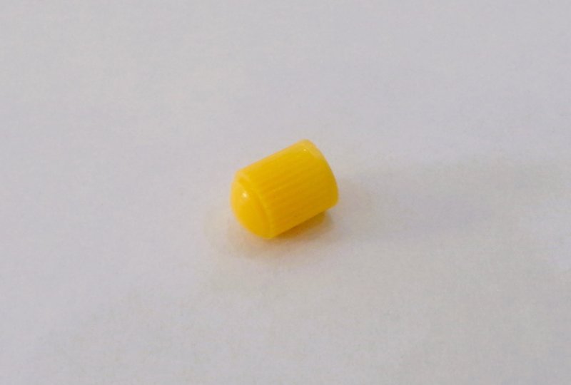 Nakrętka wentylka, plastik, żółta, Jawa, CZ-photo1