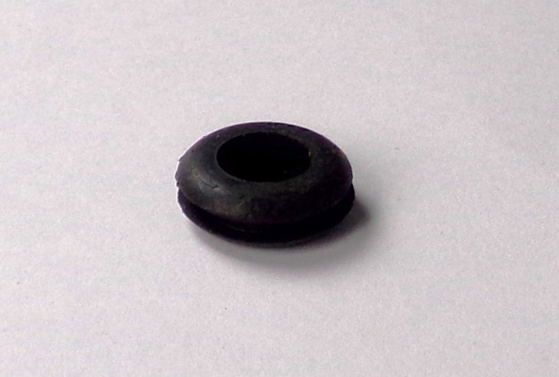 Gumowa przelotka tylnego błotnika do kabli kierunkowskazu, 17x12x9 mm, oryginał, CZ 487-488-photo2