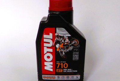 Olej do paliwa MOTUL 710 2T 1 L