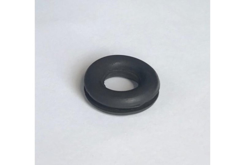 Gumowa przelotka kabli tylnego kierunkowskazu, 24 x 16 x 3 mm, CZ 472-photo2