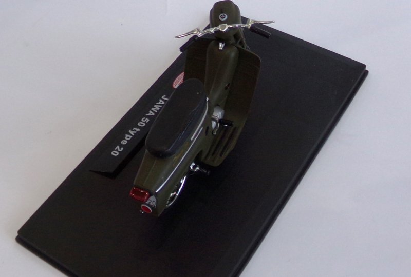 Model motocykla Jawa 50 typ 20 ( kolor zielony wojskowy)-photo4