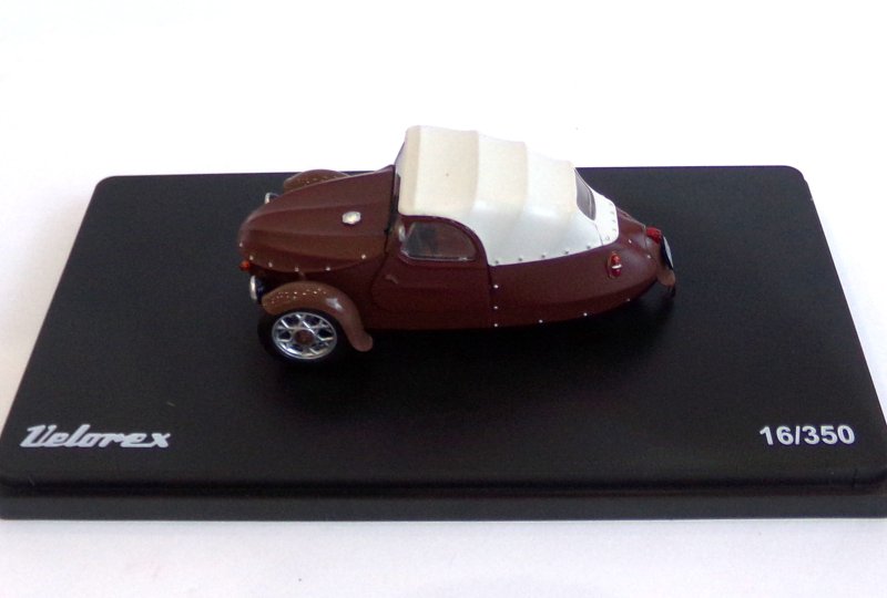 Model VELOREX 350 (kolory brązowy/kremowy)-photo1