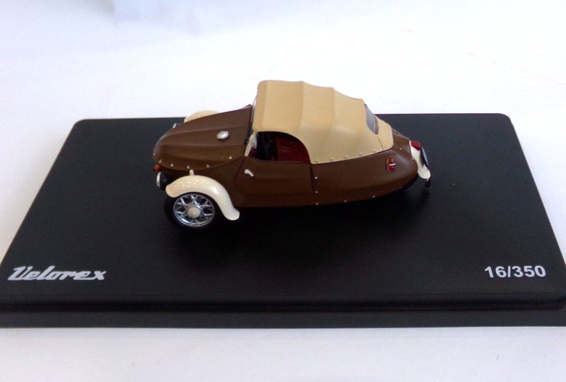 Model VELOREX 350 (kolory brązowy/jasny beż/kość słoniowa)-photo1