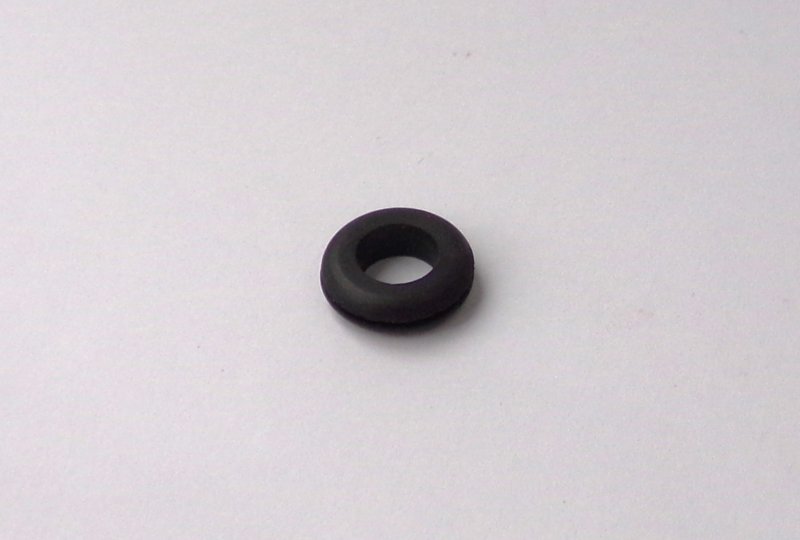 Gumowa przelotka, 17x13x9 mm, Jawa, CZ-photo1