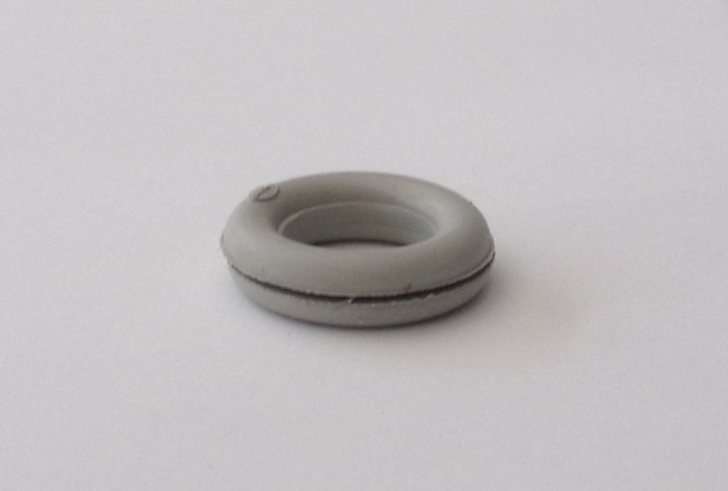 Gumowa przelotka kabli na osłonę, 30x17x8mm, szara, Jawa 550/555-photo2