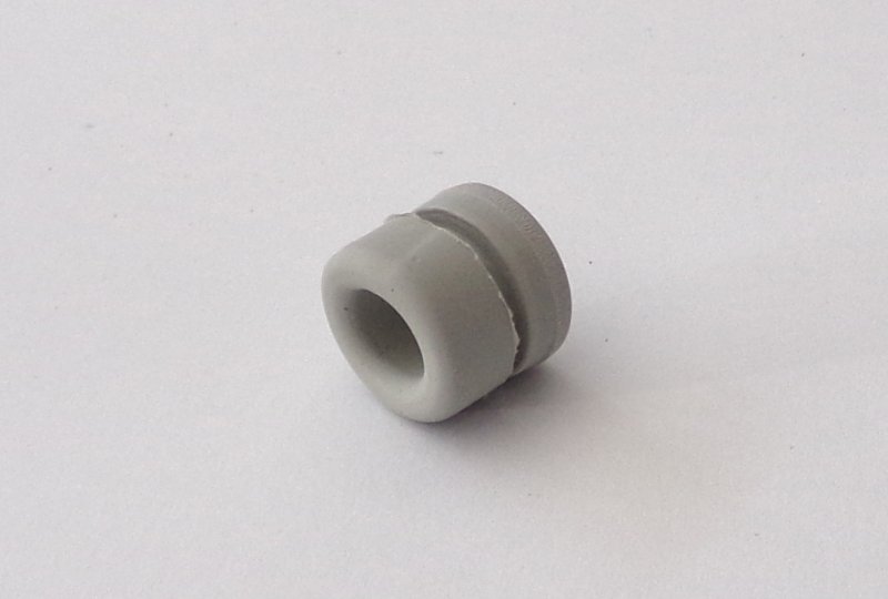 Gumowa przelotka przedniej osłony, 16 x 8 x 14 mm, szara, Jawa 05-21-photo1
