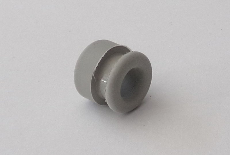 Gumowa przelotka kabli silnika, 16x8,5x12 mm, rowek 3,5 mm, szara, Jawa 50-photo1
