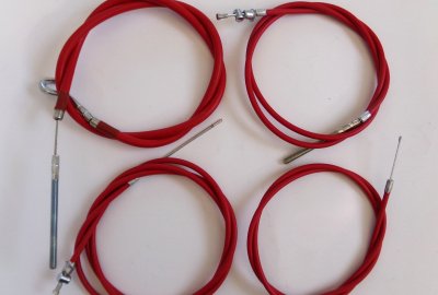 Komplet 4 linek, wersja na rolgaz, bez śrub regulacyjnych, czerwone, Jawa, CZ