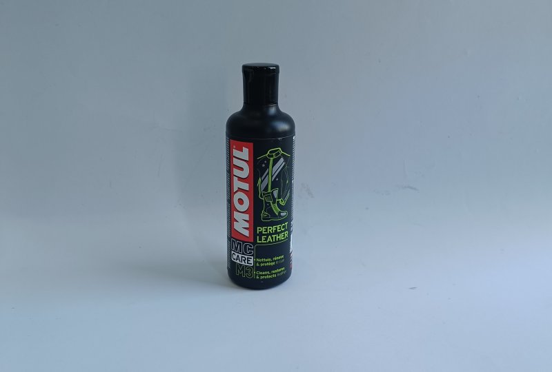 Preparat do czyszczenia i konserwacji skóry MOTUL M3 PERFECT LEATHER 250ml-photo1