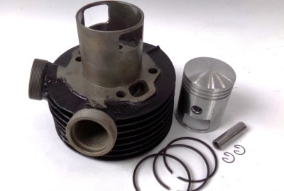Cylinder + tłok 66,75/15, oryginał, po renowacji, Jawa 250 Perak/Kyvacka