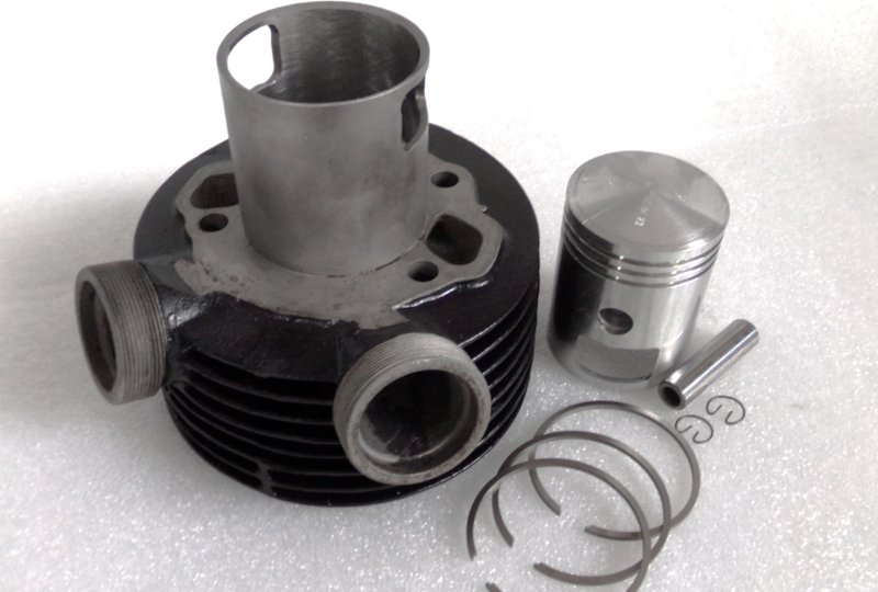 Cylinder + tłok 65,50/15, oryginał, po renowacji, Jawa 250 Perak/Kyvacka-photo1