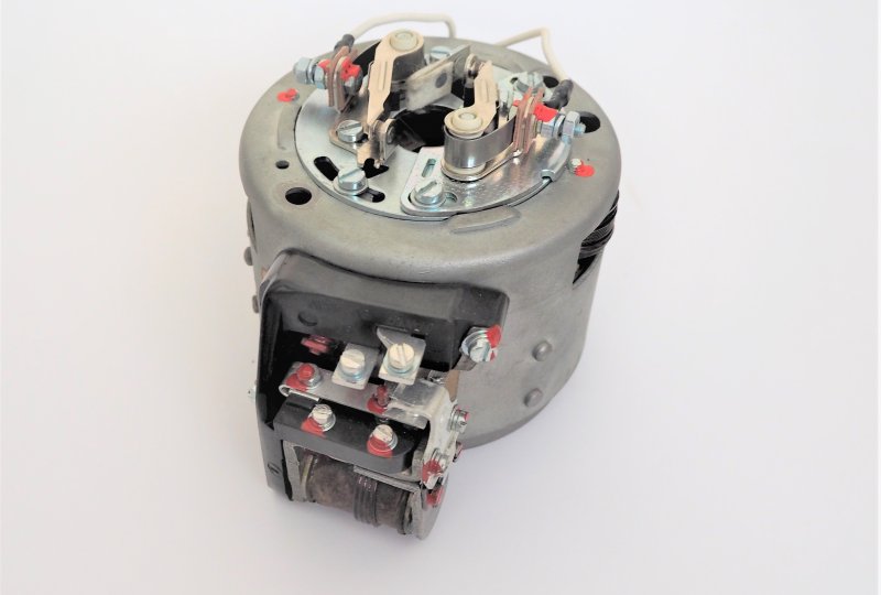 Stojan prądnicy dwucylindrowy 6V z regulatorem napięcia, Jawa-CZ 350-photo2